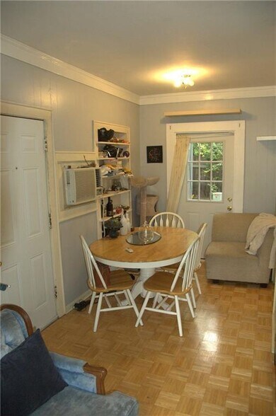 Building Photo - 202 E 31st St