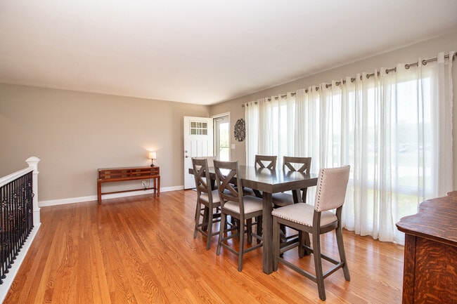 Building Photo - 597 Nash Rd