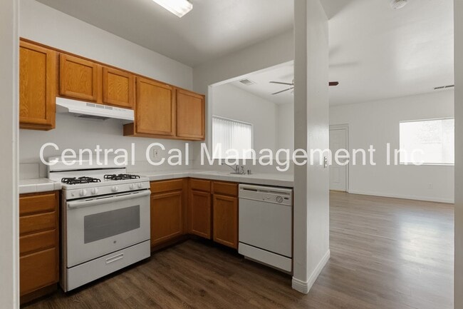 Building Photo - 3721 Pine Meadow Dr