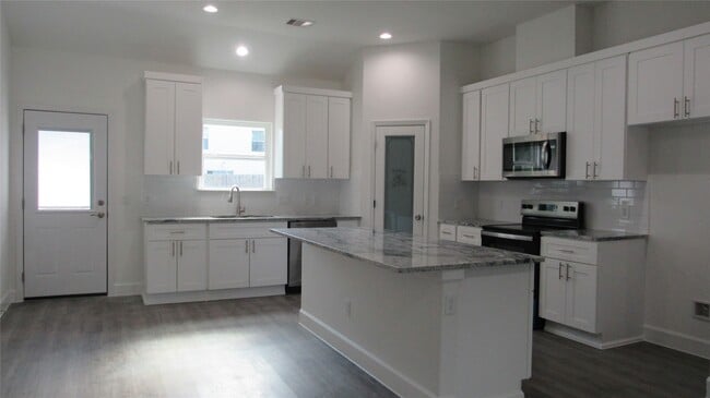 Building Photo - 232 Autumn Ln