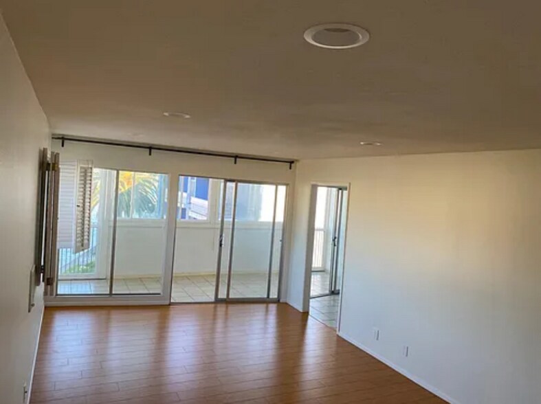 Building Photo - 2137 Otis Dr