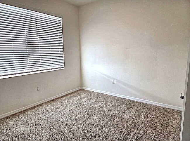 Building Photo - 3908 Mossy Limb Ct