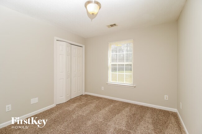 Building Photo - 115 Kendall Ln