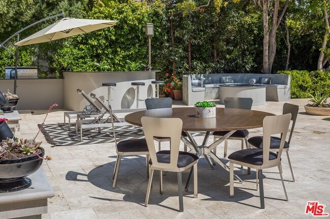 Building Photo - 210 S Westgate Ave