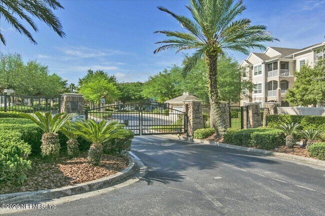 Building Photo - 7990 Baymeadows Cir E
