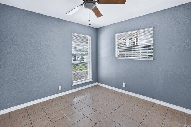 Building Photo - 5318 Costa Mesa St