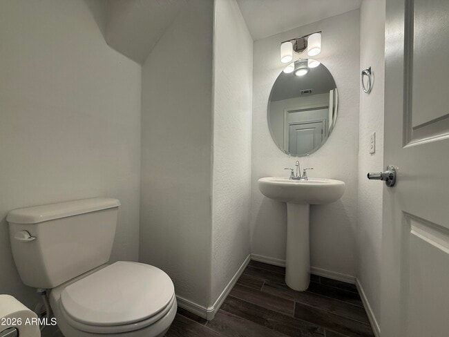 Building Photo - 1959 E Hampton Ln