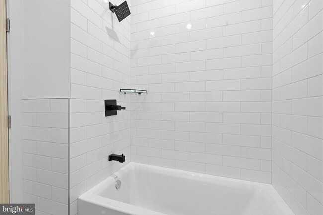 Building Photo - 458 W Earlham Ter