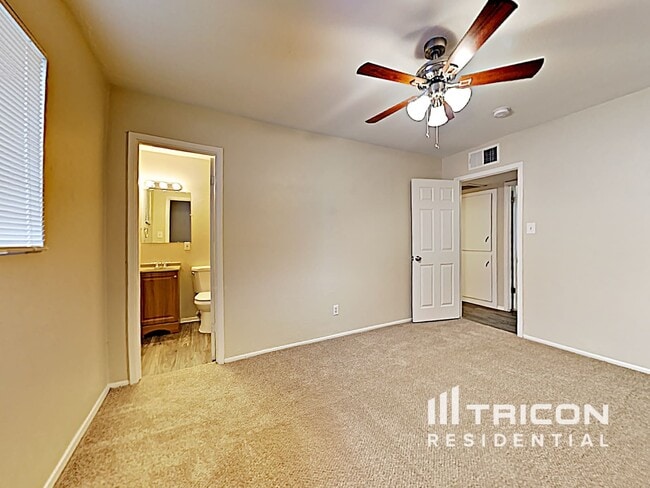 Building Photo - 5712 N 63rd Dr