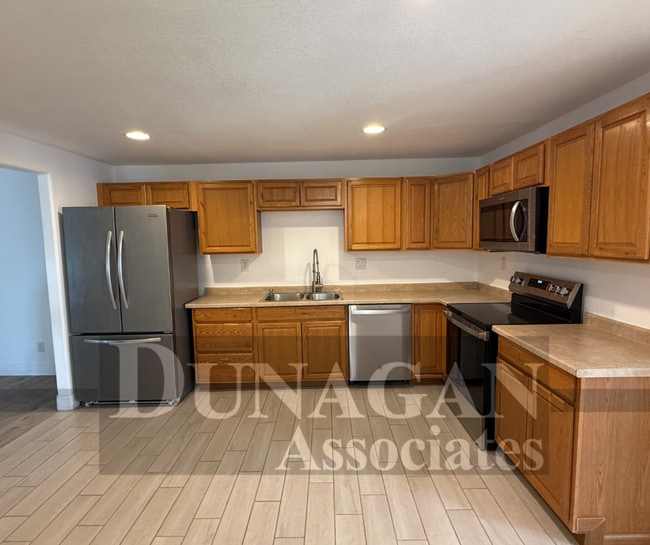 Building Photo - Charming 3 bed, 2 bath home - Newly remode...