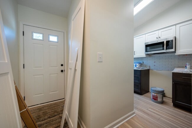 Building Photo - 2 Bed, 2 Bath Renovated Townhouse – Single-Level Living – $1,800/month