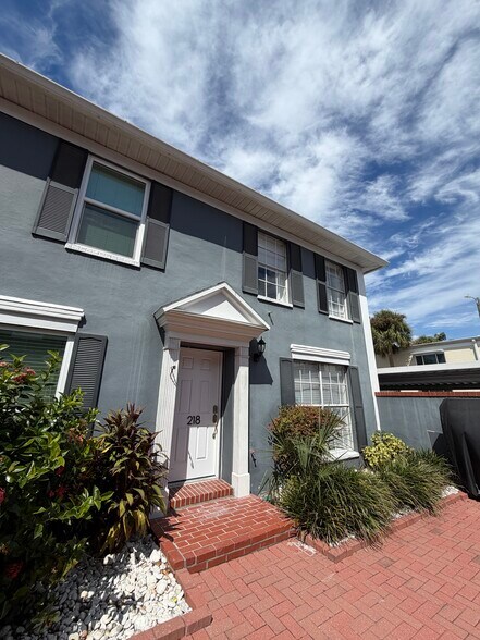 Building Photo - 218 S Tampania Ave