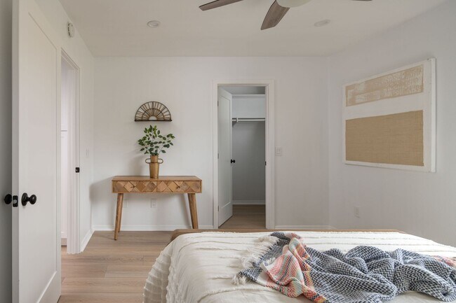 Building Photo - 1829 Forestdale Dr