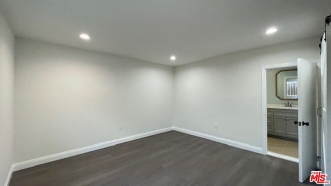Building Photo - 1043 3rd Ave