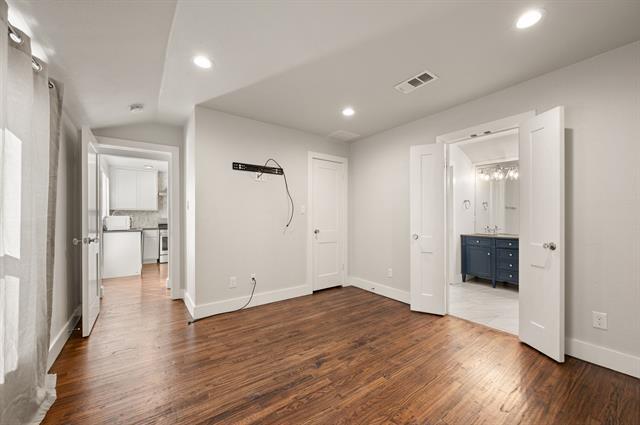 Building Photo - 3809 Carolyn Rd