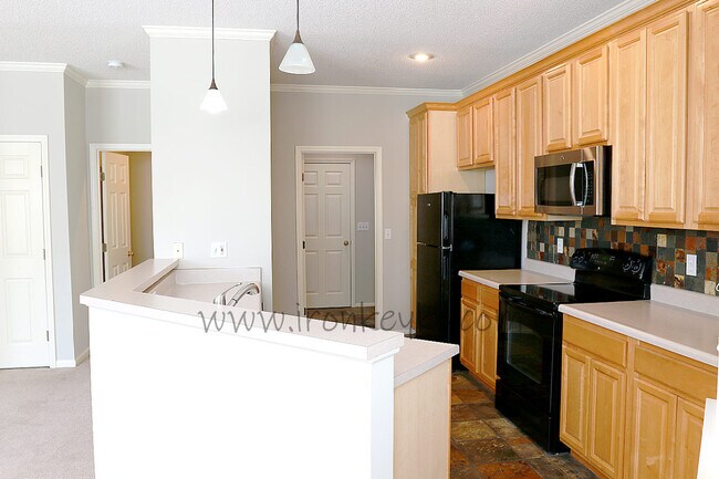 Building Photo - 9221 Boehm Dr