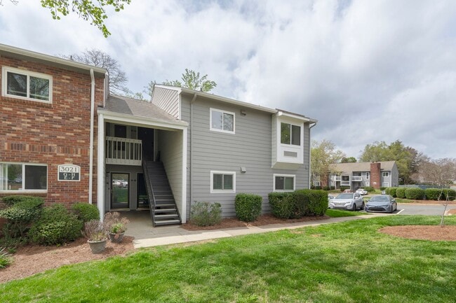 Building Photo - Welcome to Uptown Living in a South Park S...