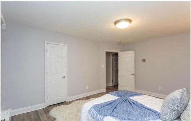 Building Photo - Spacious and Newly Remodelled at the Fairm...