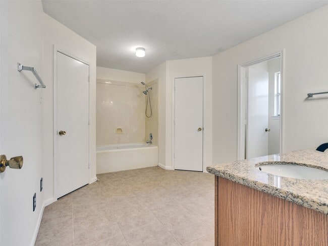 Building Photo - 10814 Bradford Way Dr