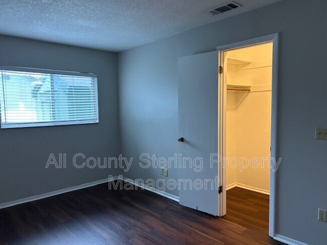 Building Photo - 923 Bryan Ct