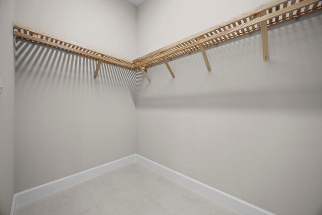 Building Photo - 5741 Beechnut Dr