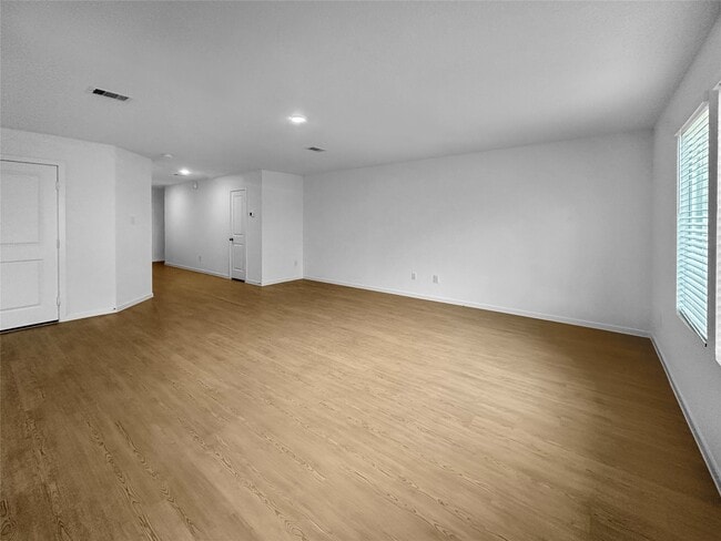 Building Photo - 31460 Moore Rd