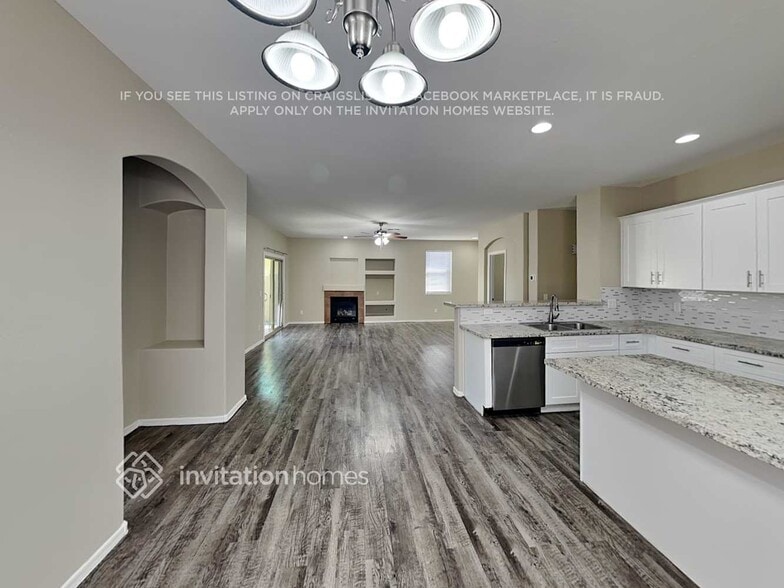 Building Photo - 12552 W Estero Ln