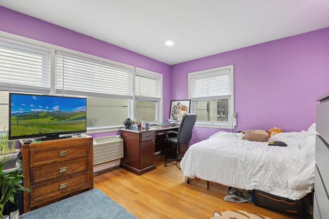 Building Photo - 2147 Ridge Ave