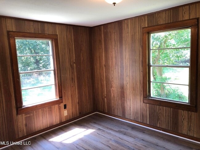 Building Photo - 213 Van Voris St