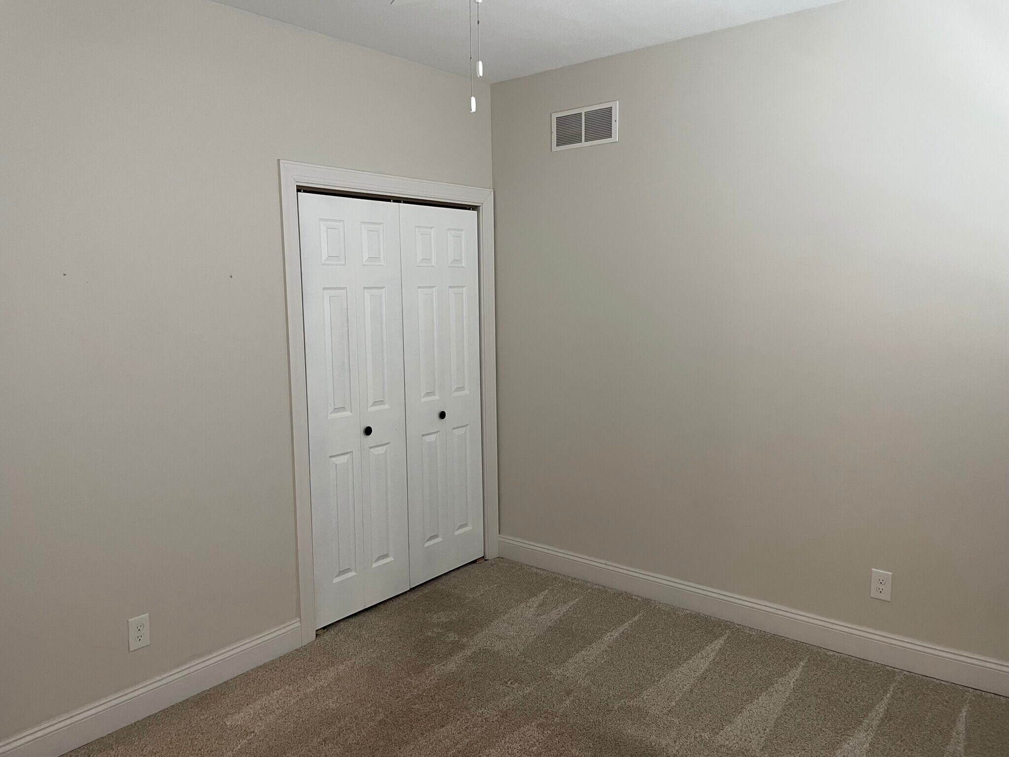 Guest Room - 5837 Rockhill Rd