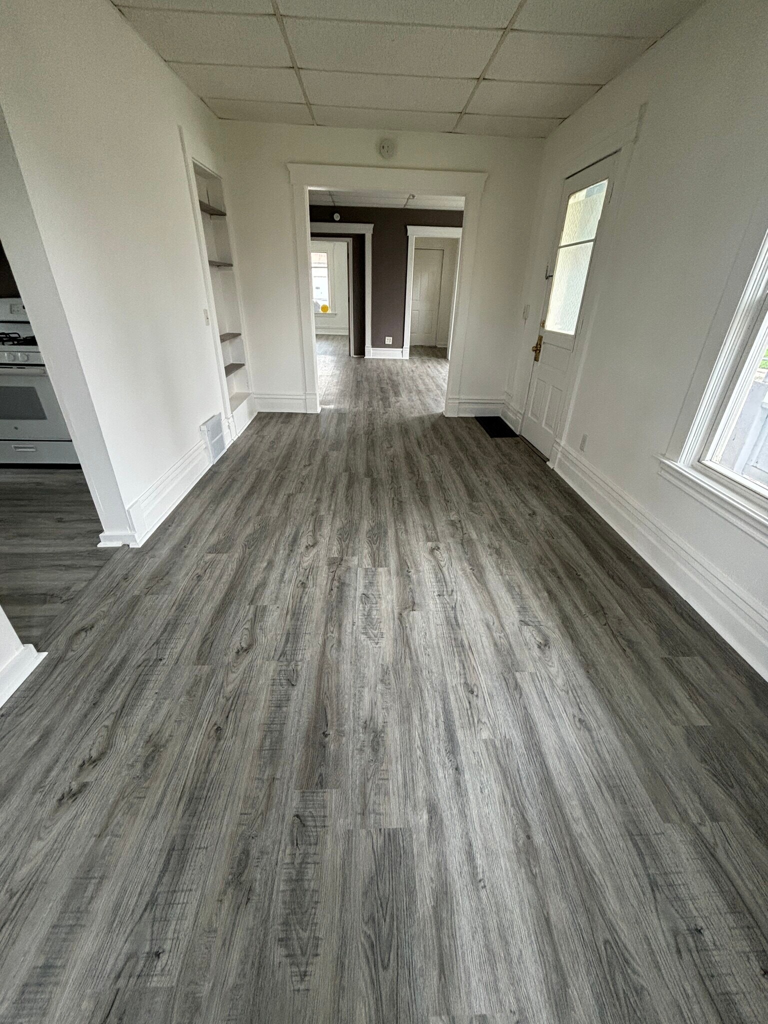 Building Photo - 633 W North St