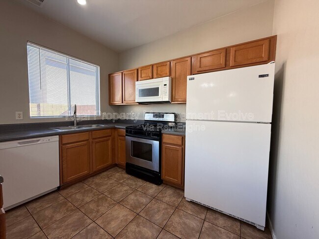 Building Photo - 3930 W Irwin Ave