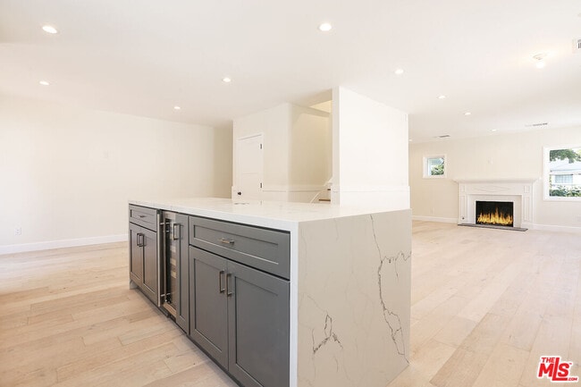 Building Photo - 12524 Woodbine St