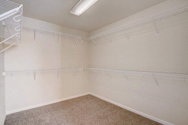 Building Photo - 16653 Edwards Way