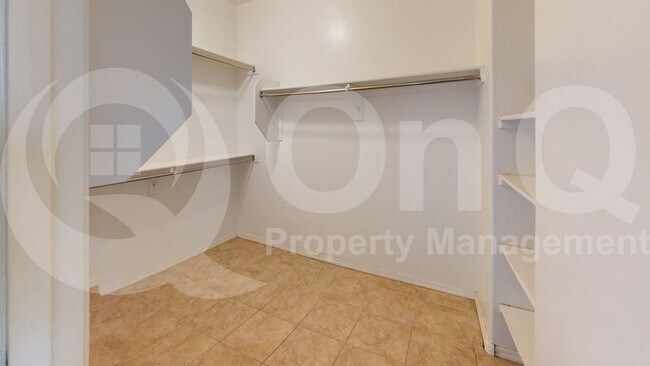 Building Photo - 14425 W Dahlia Dr
