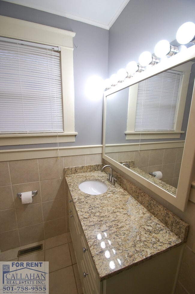 Building Photo - Historic Home is located in the Argenta se...