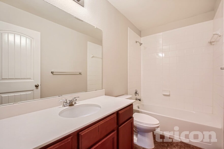 Building Photo - 3205 Emory Oak Way