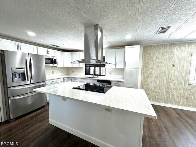 Building Photo - 16004 Tangelo Way