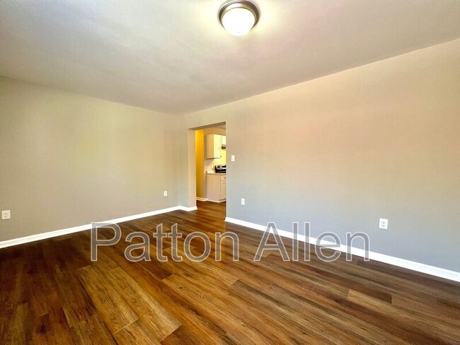 Building Photo - 1754 Meadowbrook Terrace