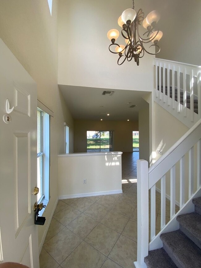 Building Photo - Beautiful, Family & Pet Friendly, 2 Story,...
