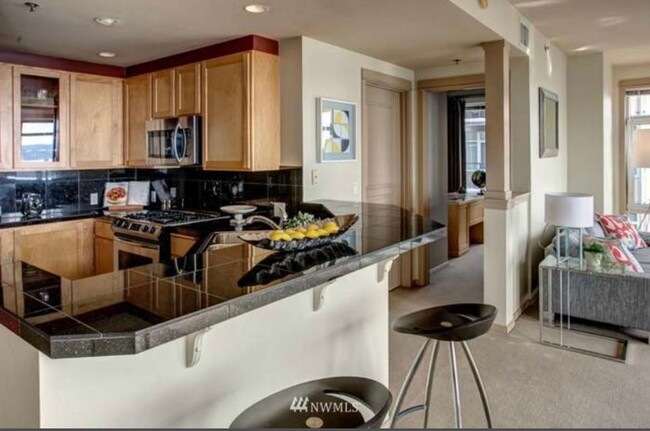 Building Photo - Luxury Living with Unmatched Views of Puge...