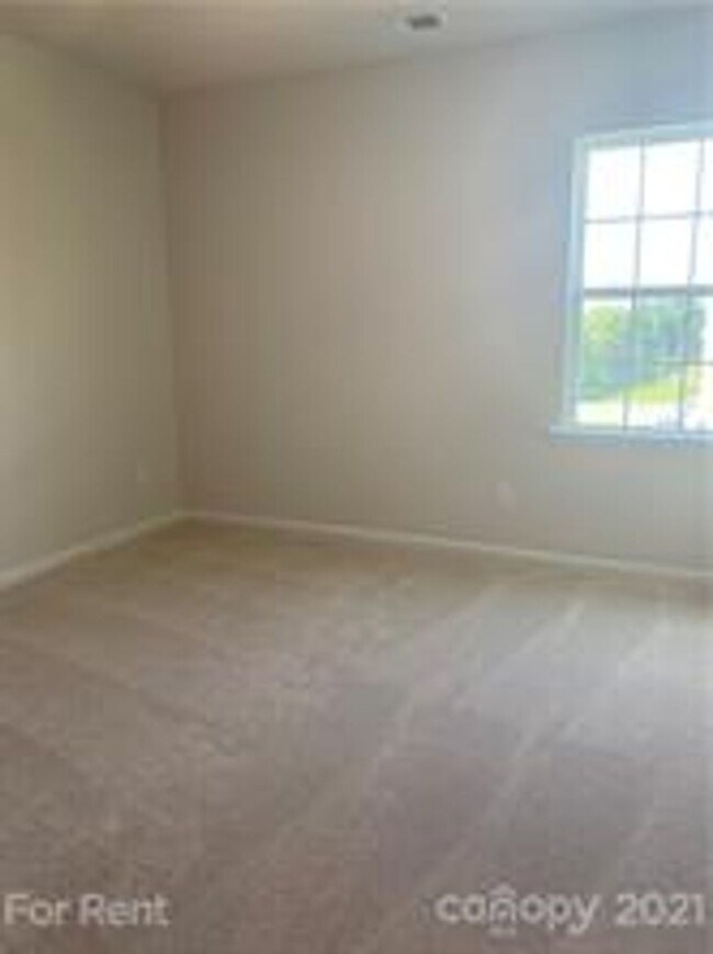 Building Photo - New Home in Desirable Palisades!