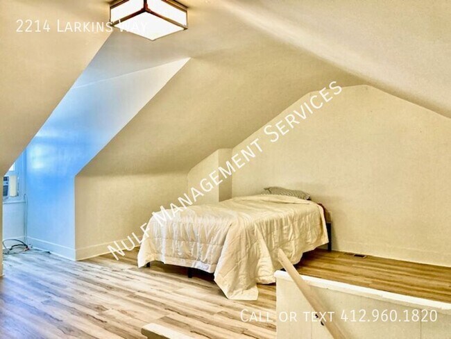 Building Photo - 2214 Larkins Wy