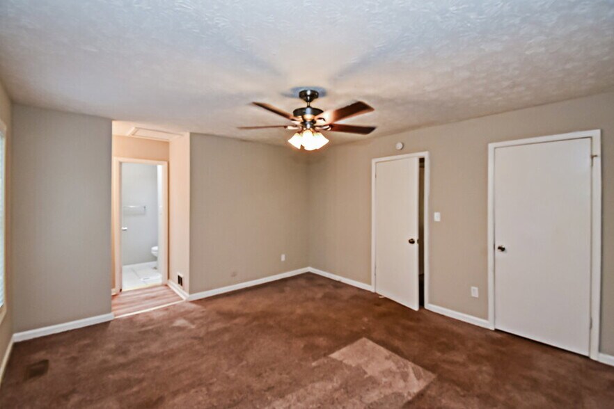 Building Photo - 4173 Woodcrest Dr