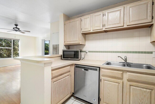 Building Photo - 1825 Palm Cove Blvd