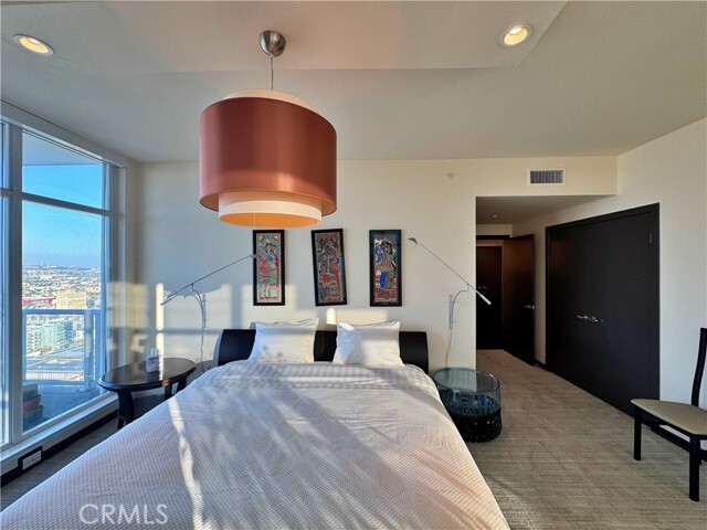 Building Photo - 400 W Ocean Blvd