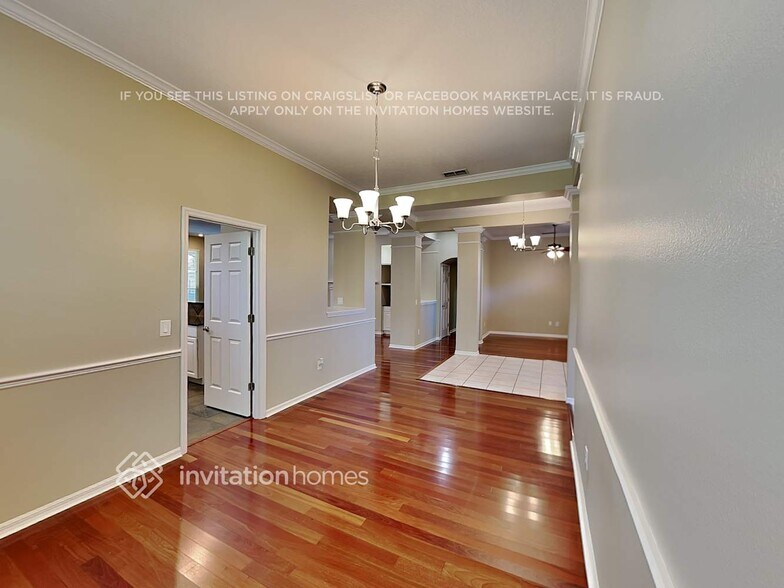 Building Photo - 626 Westhampton Ct