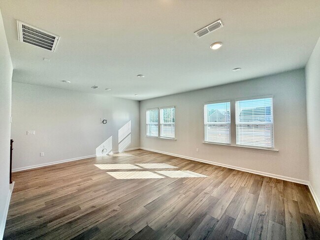 Building Photo - Stunning New Construction 4BD, 3.5BA Apex Townhome with a 2-Car Garage in a Prime Location Near T...