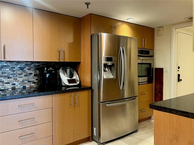 Building Photo - 170 Ocean Ln Dr
