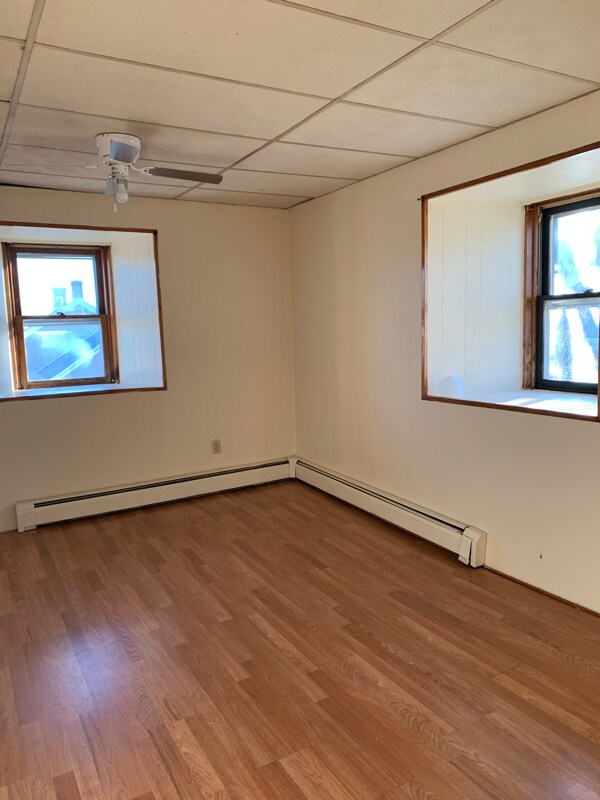 Building Photo - 10 Adams St